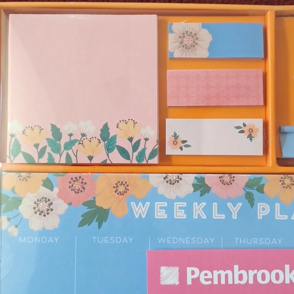 NWT Stationery Set Orange